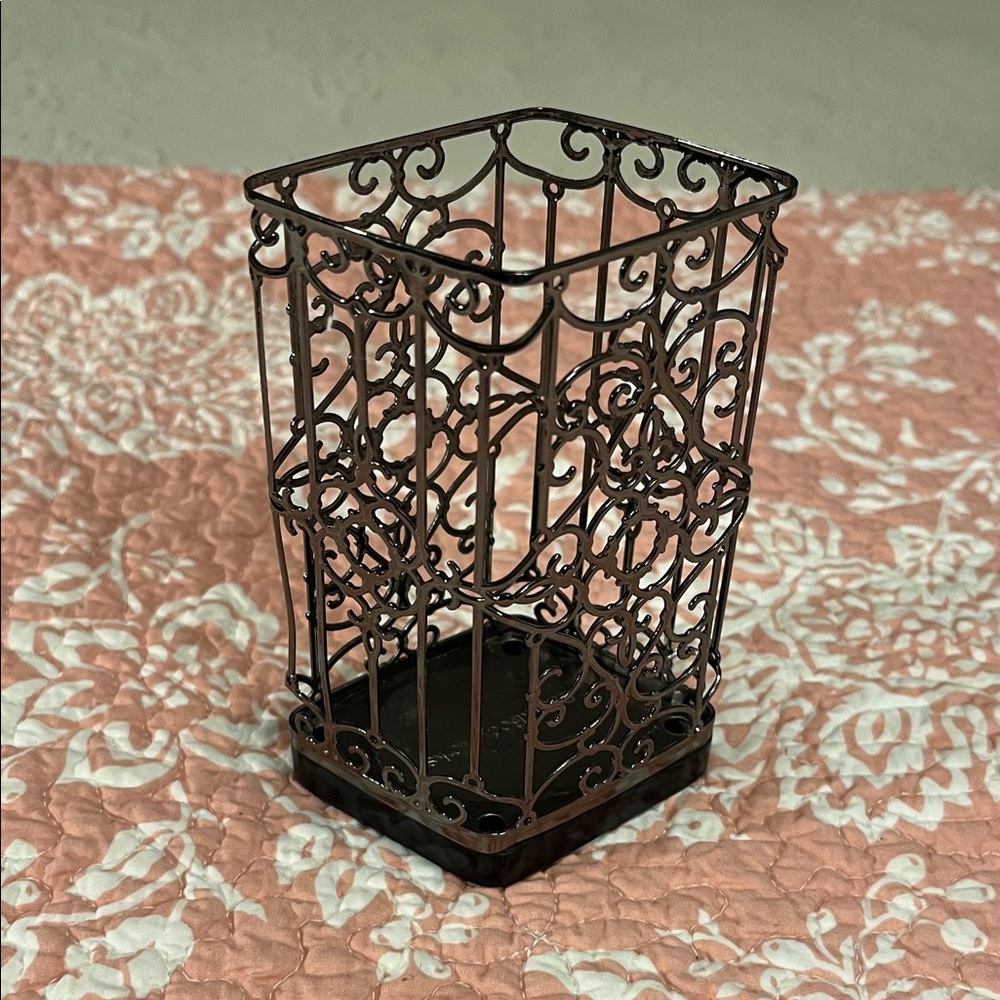 Bath & Body Works Ornate Black Metal Hand Soap Pump Holder
